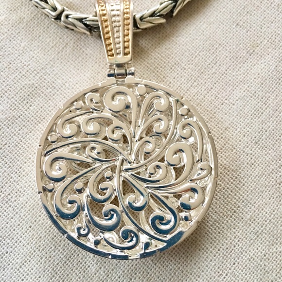 Gorgeous Silver Magnetic Medallion Necklace - Picture 5 of 6